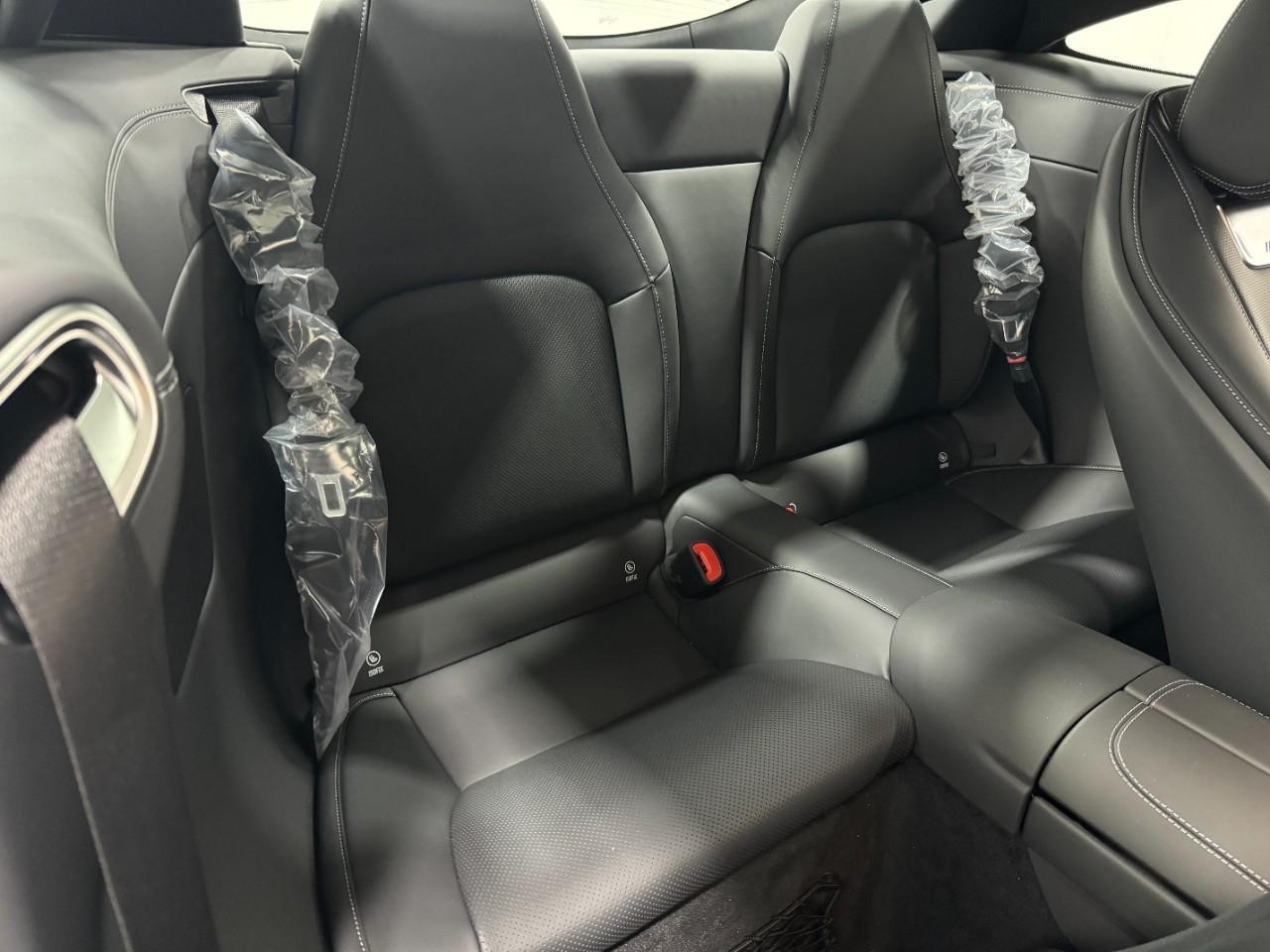 Mercedes-Benz AMG GT Vehicle Full-screen Gallery Image 10