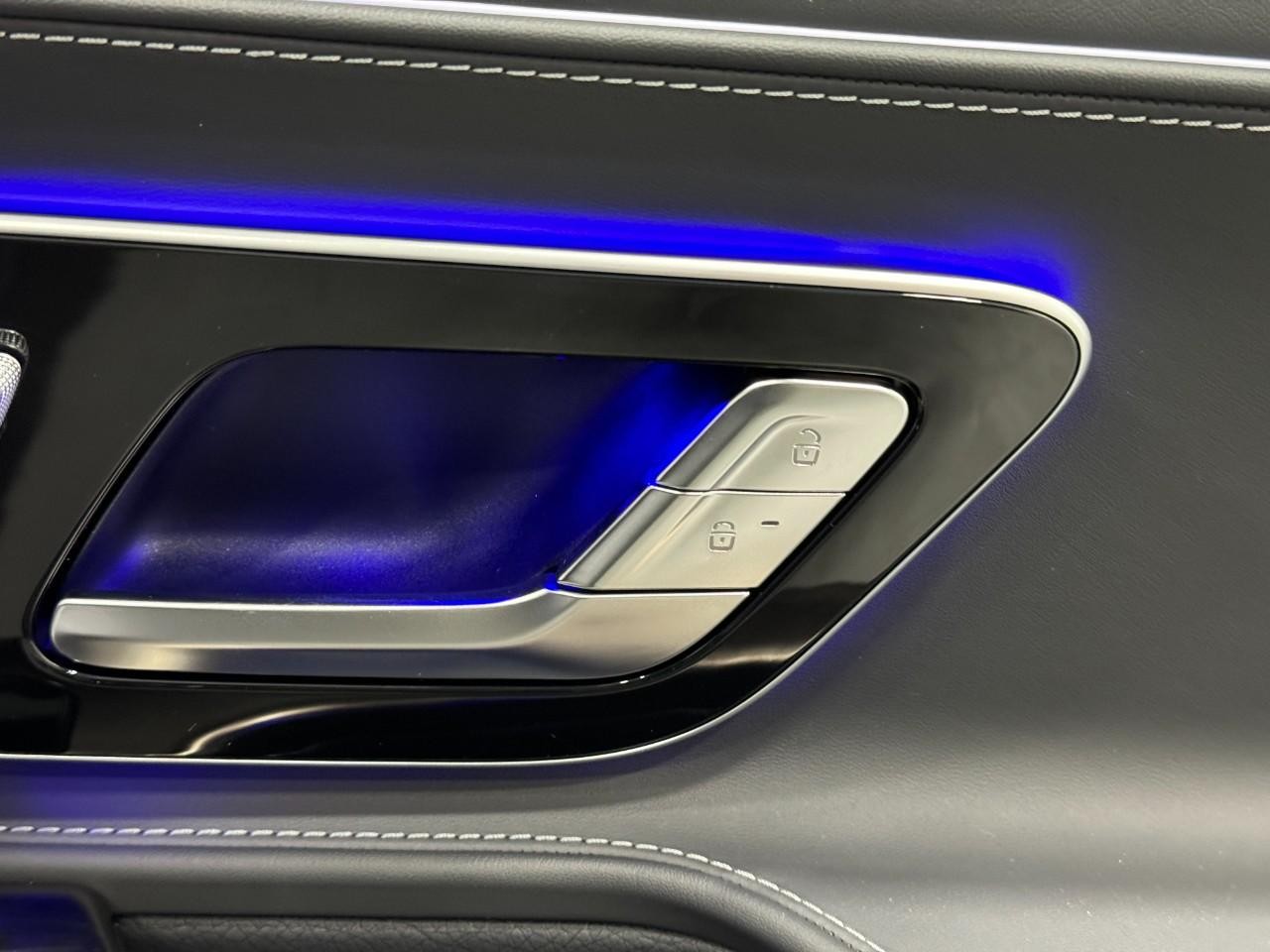 Mercedes-Benz AMG GT Vehicle Full-screen Gallery Image 20