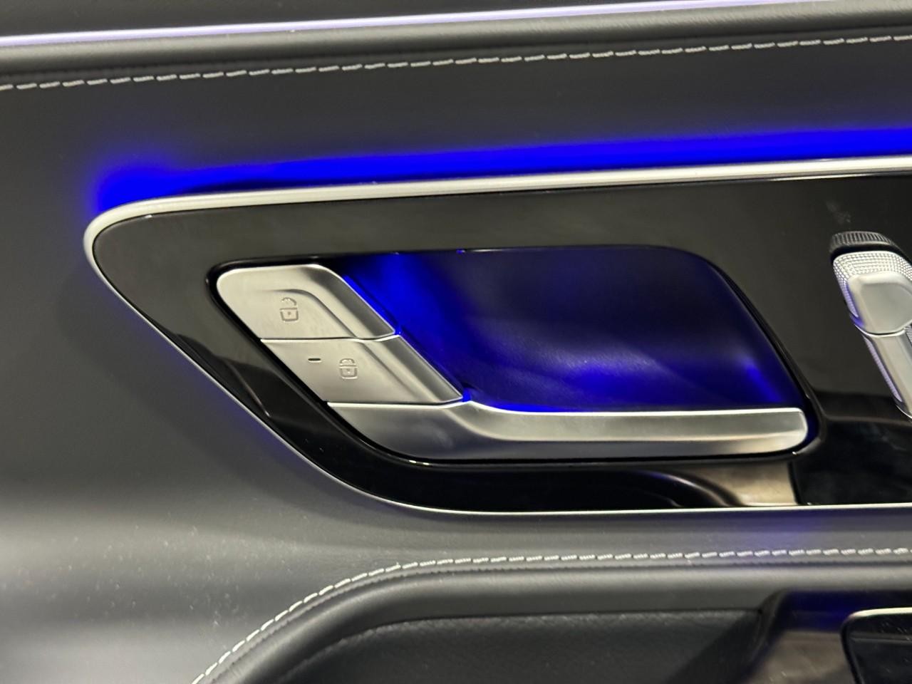 Mercedes-Benz AMG GT Vehicle Full-screen Gallery Image 24