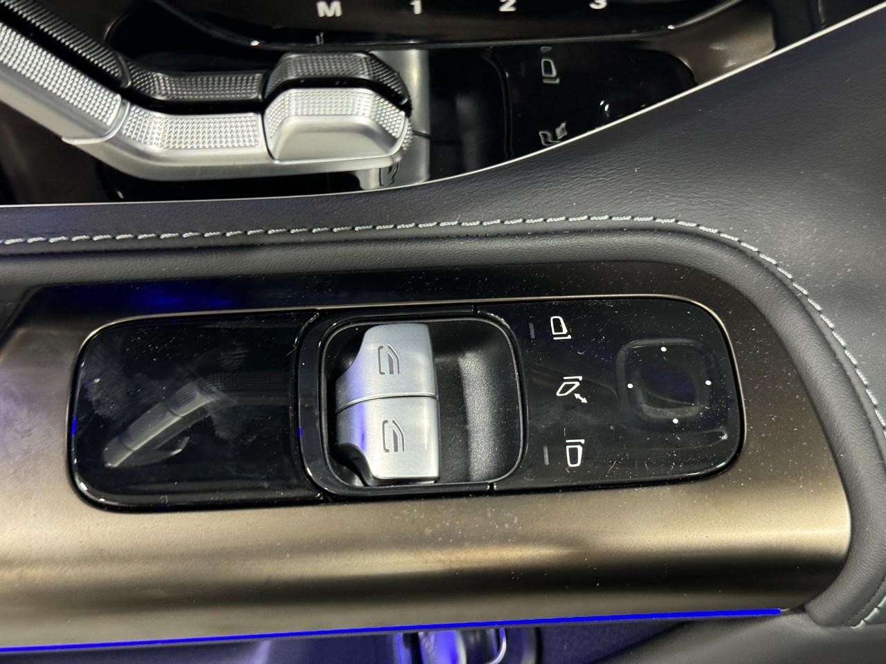 Mercedes-Benz AMG GT Vehicle Full-screen Gallery Image 25