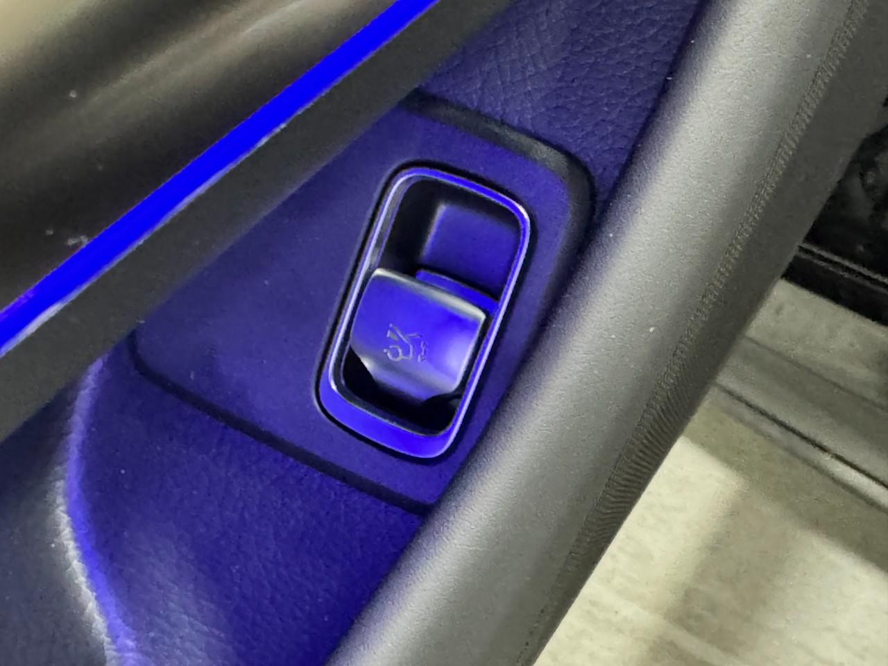 Mercedes-Benz AMG GT Vehicle Full-screen Gallery Image 26