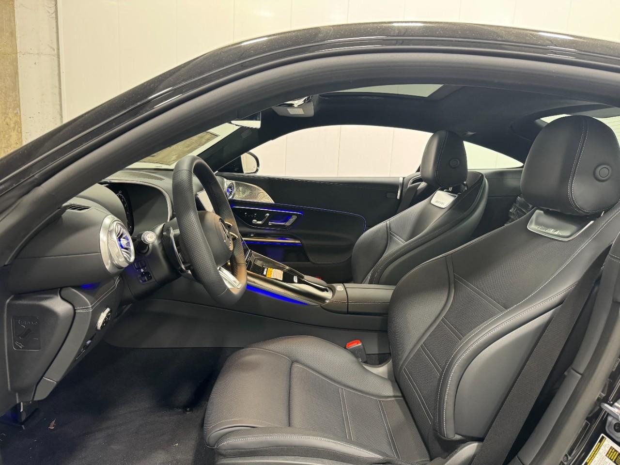 Mercedes-Benz AMG GT Vehicle Full-screen Gallery Image 27