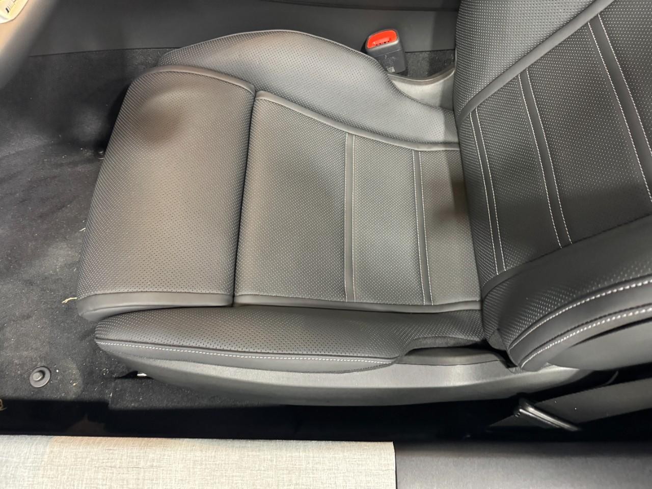 Mercedes-Benz AMG GT Vehicle Full-screen Gallery Image 28