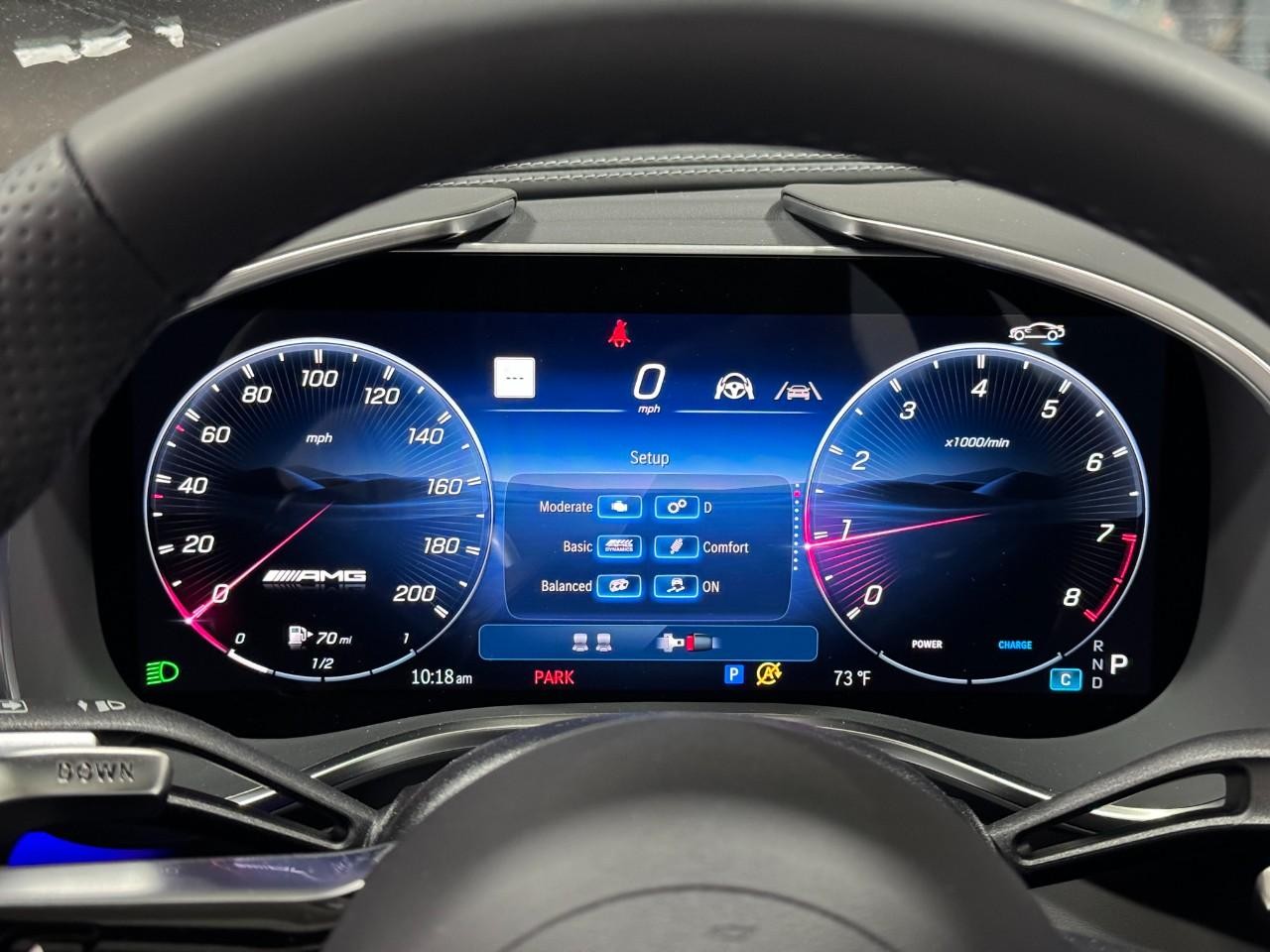 Mercedes-Benz AMG GT Vehicle Full-screen Gallery Image 32