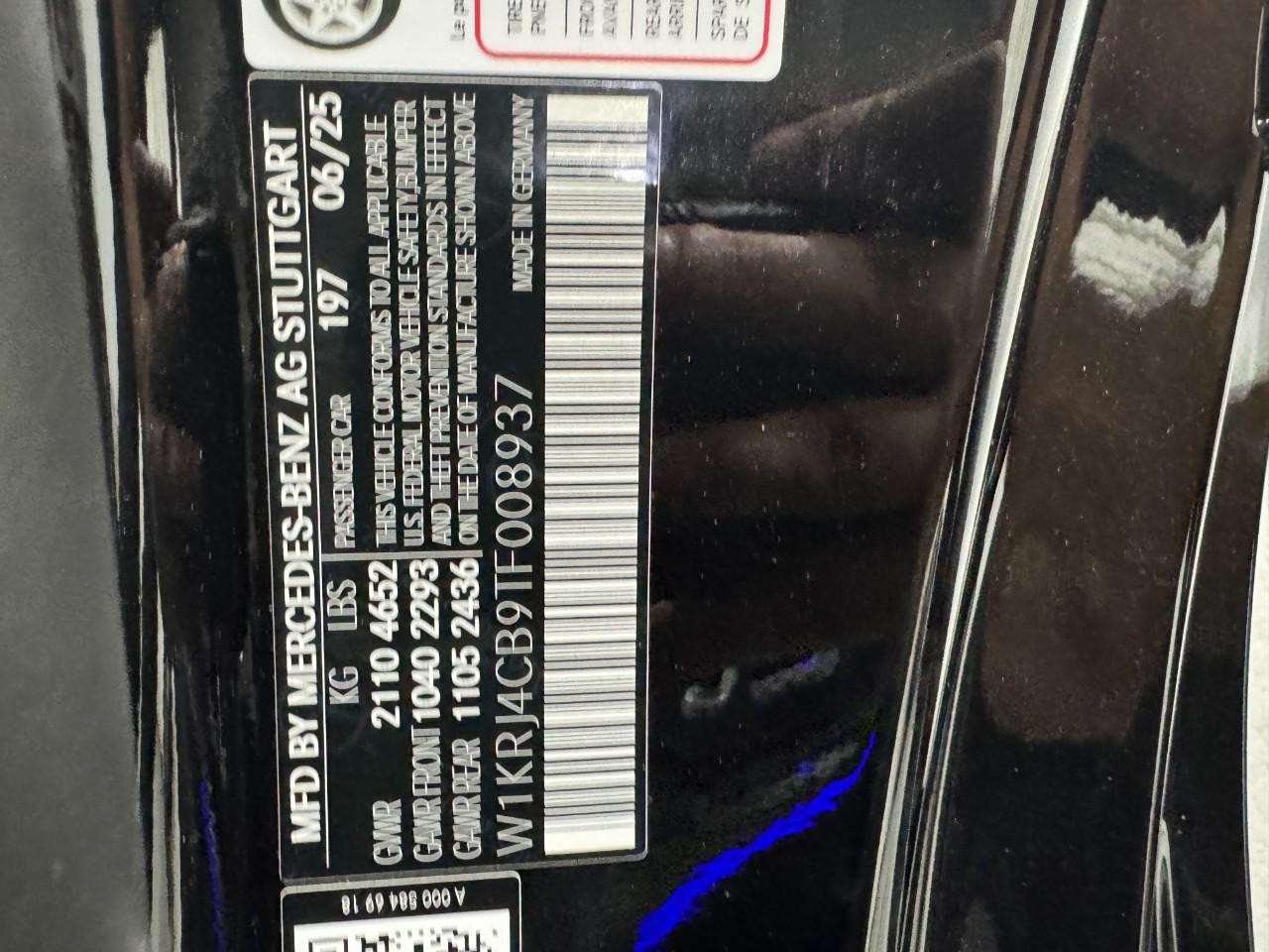 Mercedes-Benz AMG GT Vehicle Full-screen Gallery Image 35