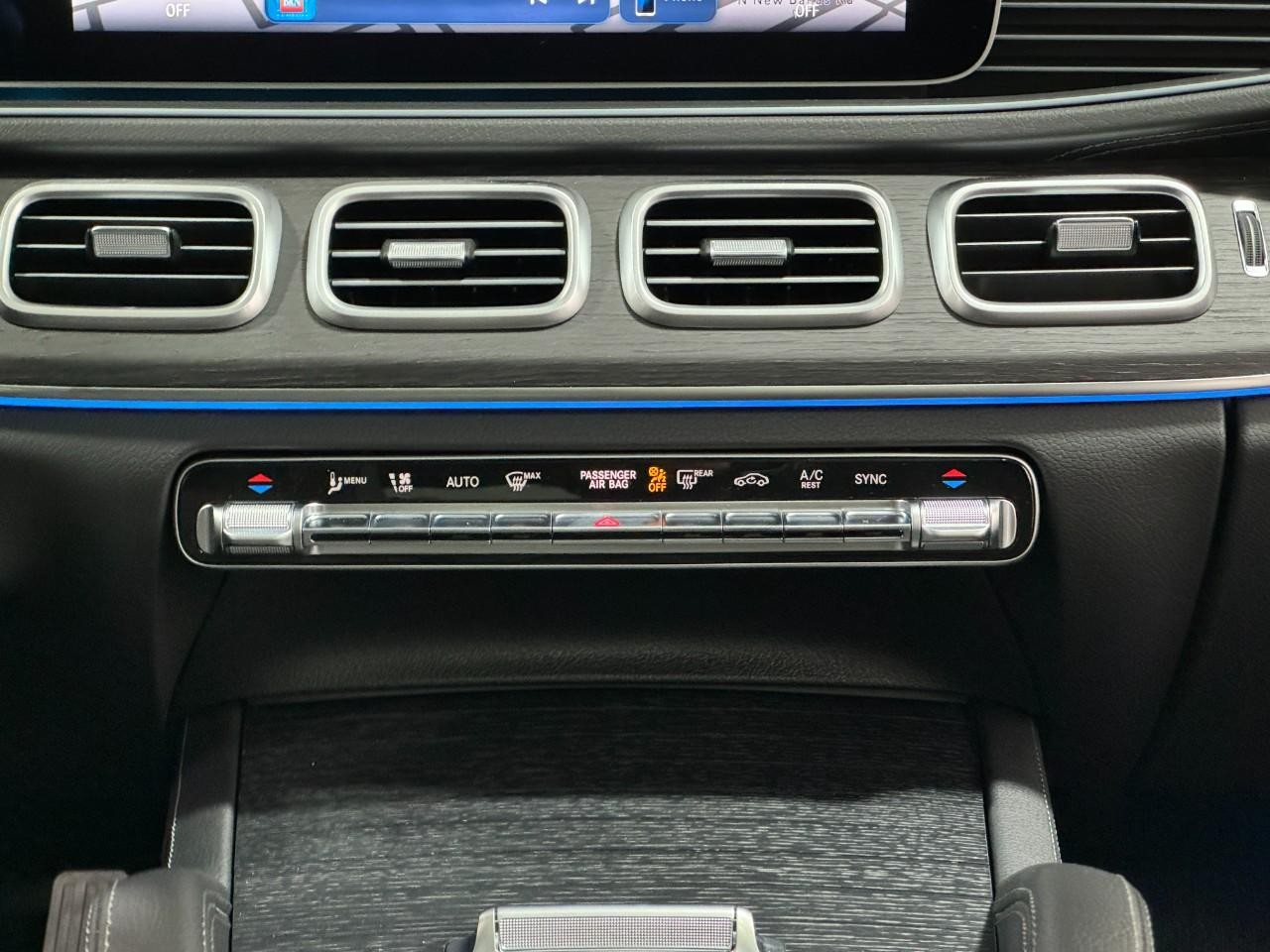 Mercedes-Benz GLS Vehicle Full-screen Gallery Image 18