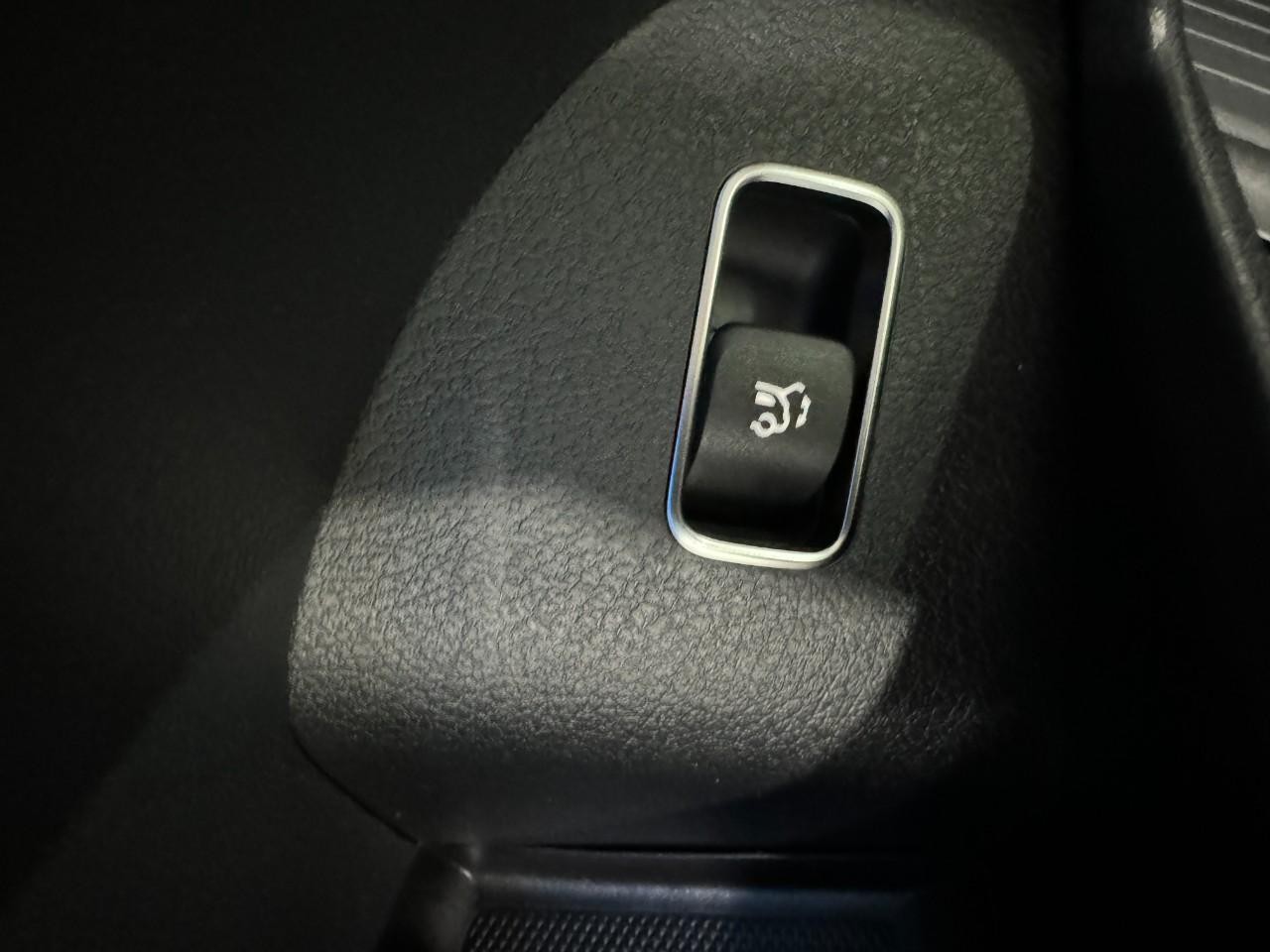 Mercedes-Benz GLS Vehicle Full-screen Gallery Image 30