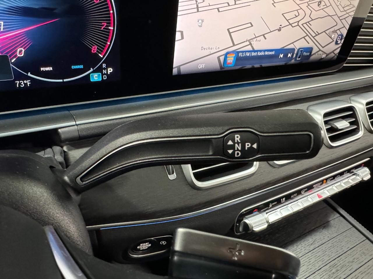 Mercedes-Benz GLS Vehicle Full-screen Gallery Image 37