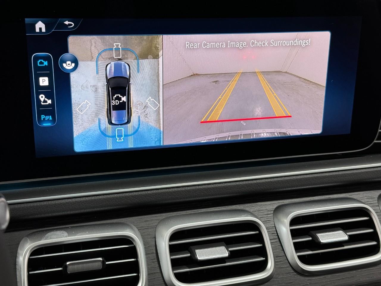 Mercedes-Benz GLS Vehicle Full-screen Gallery Image 38