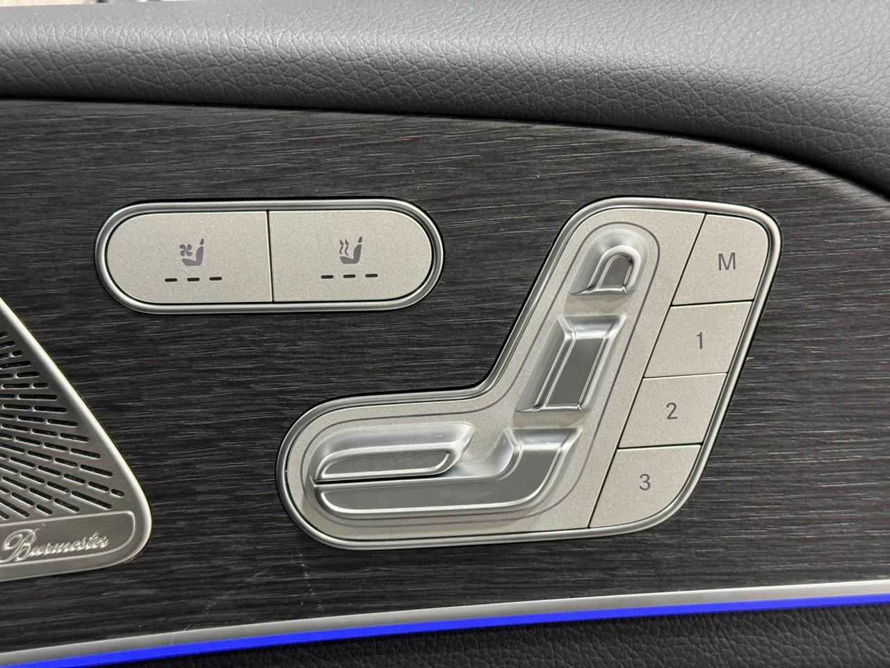 Mercedes-Benz GLE Vehicle Full-screen Gallery Image 22