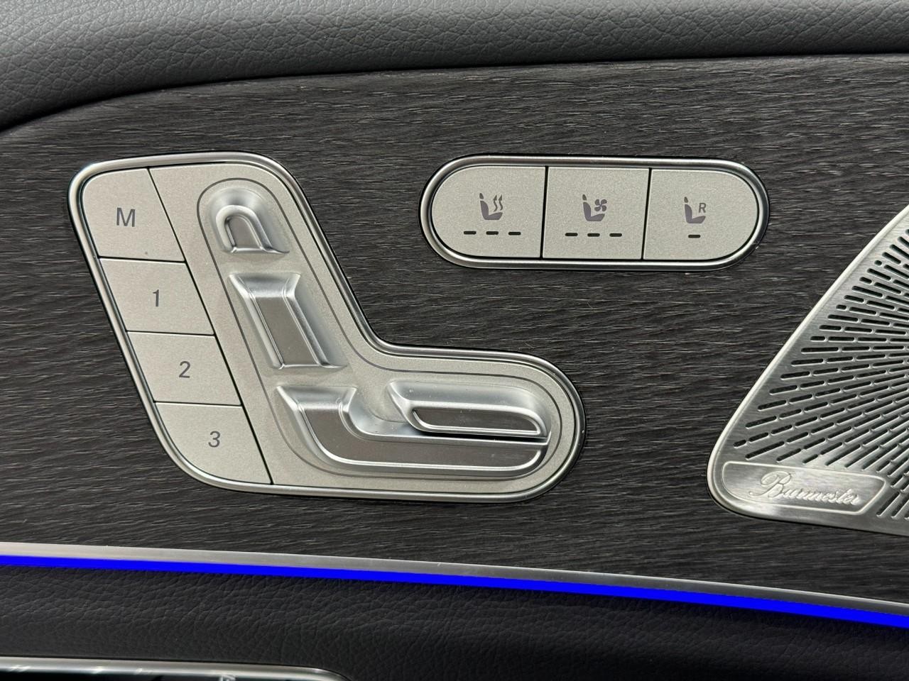 Mercedes-Benz GLE Vehicle Full-screen Gallery Image 26