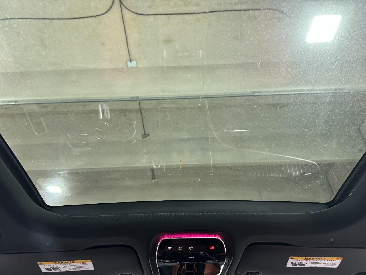 Mercedes-Benz GLC Vehicle Full-screen Gallery Image 11