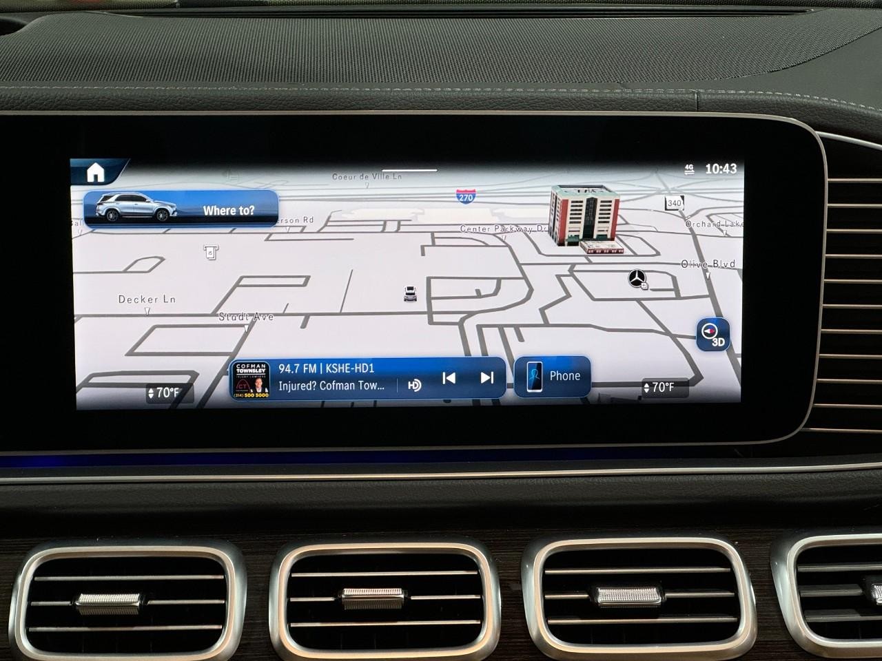 Mercedes-Benz GLE Vehicle Full-screen Gallery Image 15