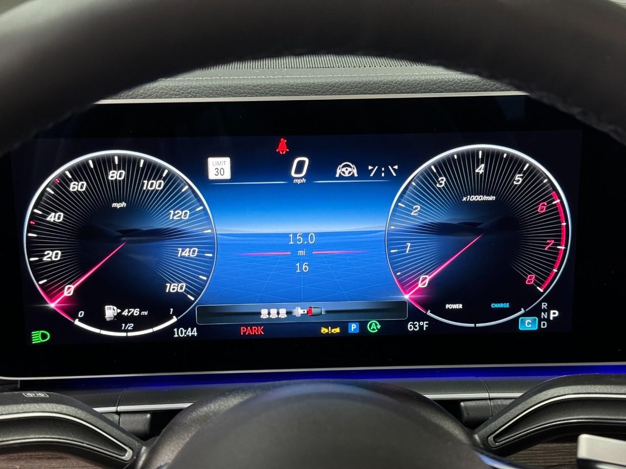 Mercedes-Benz GLE Vehicle Full-screen Gallery Image 34