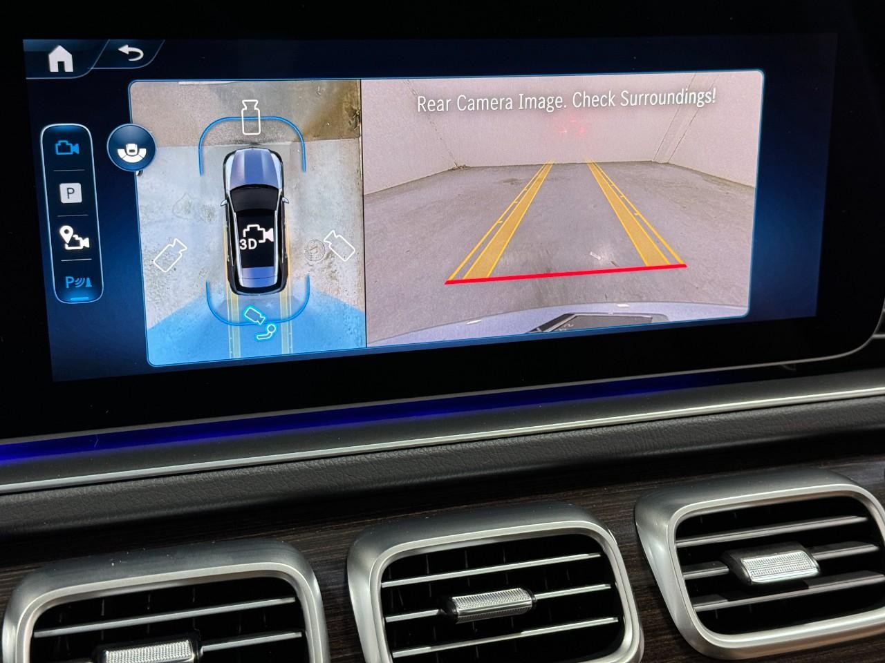 Mercedes-Benz GLE Vehicle Full-screen Gallery Image 36