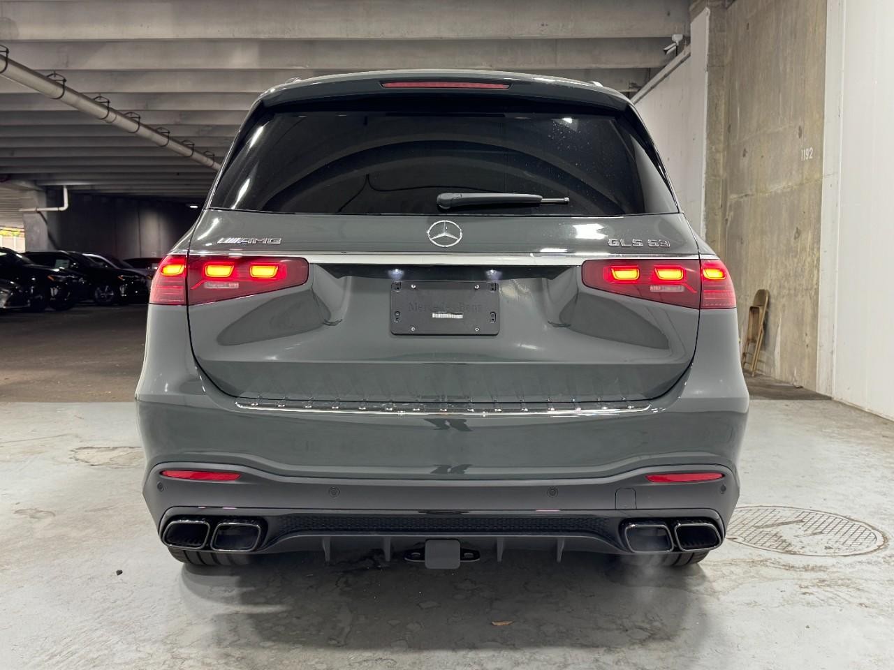 Mercedes-Benz GLS Vehicle Full-screen Gallery Image 10