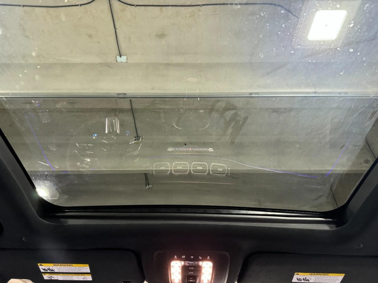 Mercedes-Benz GLS Vehicle Full-screen Gallery Image 14