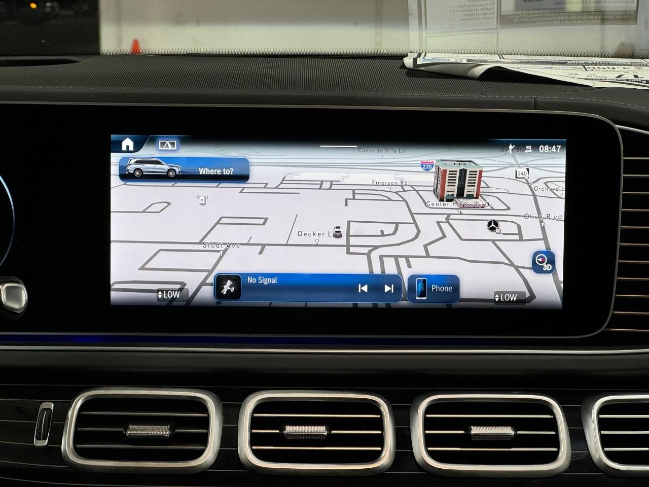 Mercedes-Benz GLS Vehicle Full-screen Gallery Image 17