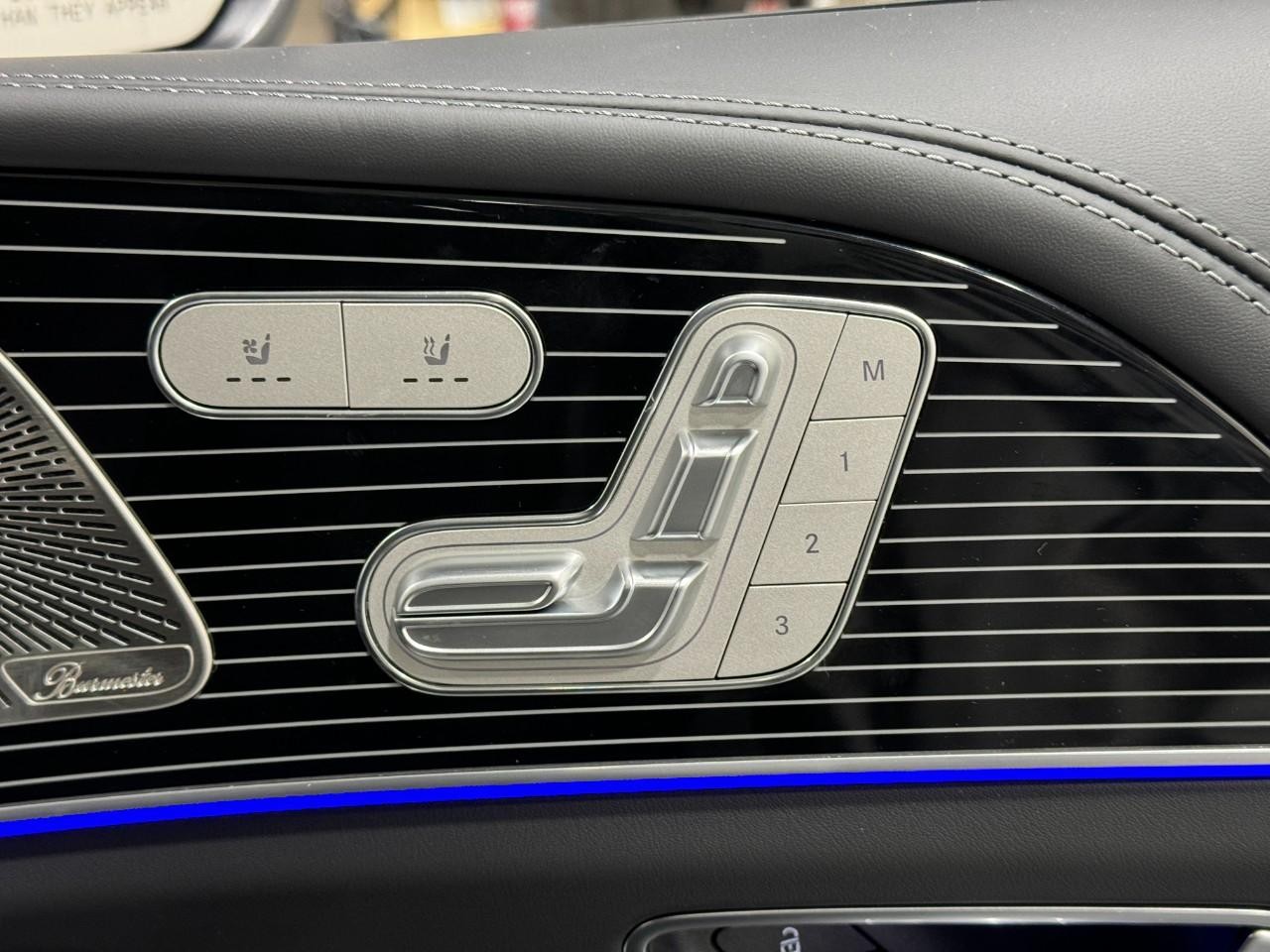 Mercedes-Benz GLS Vehicle Full-screen Gallery Image 23