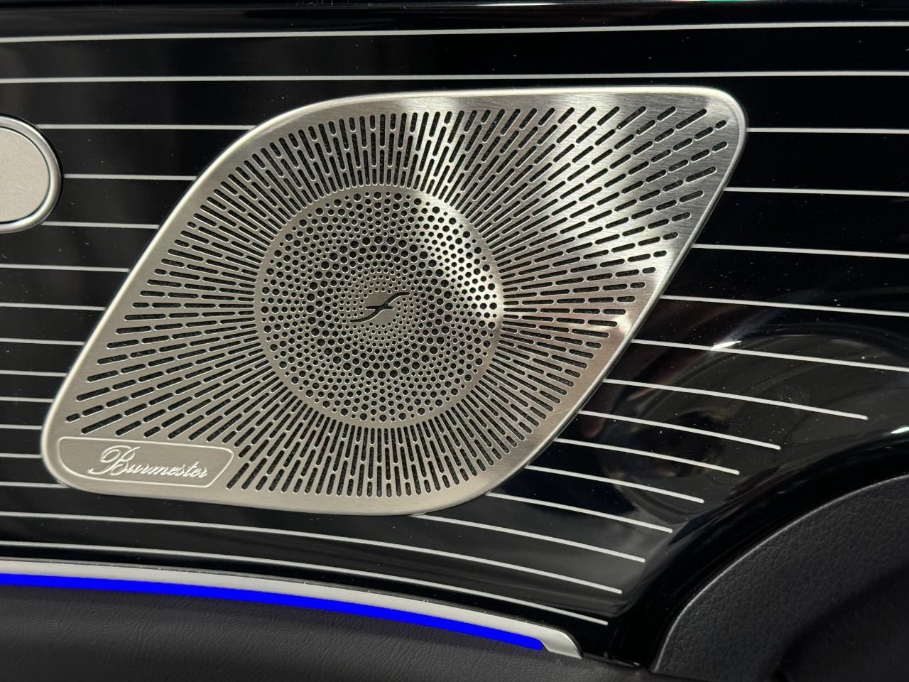 Mercedes-Benz GLS Vehicle Full-screen Gallery Image 26