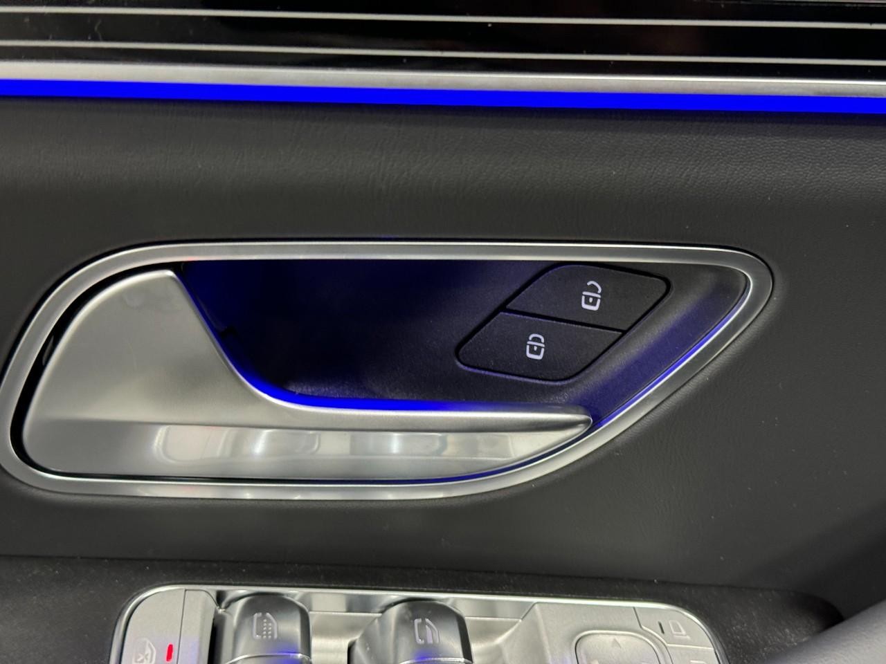 Mercedes-Benz GLS Vehicle Full-screen Gallery Image 28