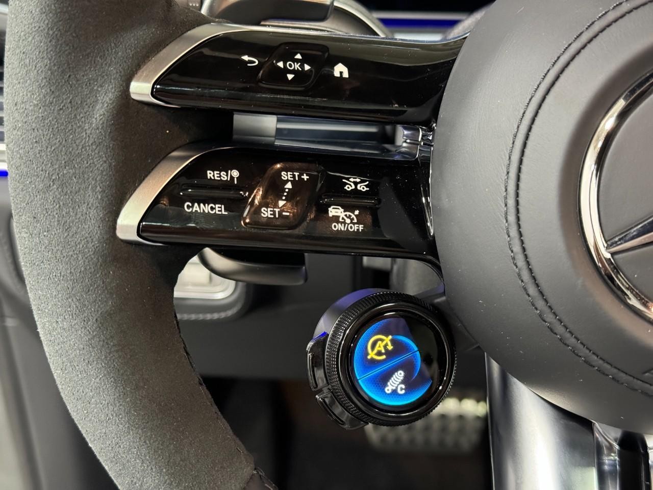 Mercedes-Benz GLS Vehicle Full-screen Gallery Image 34