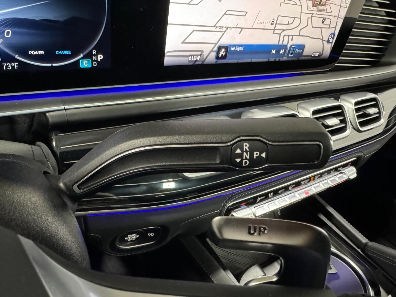 Mercedes-Benz GLS Vehicle Full-screen Gallery Image 37