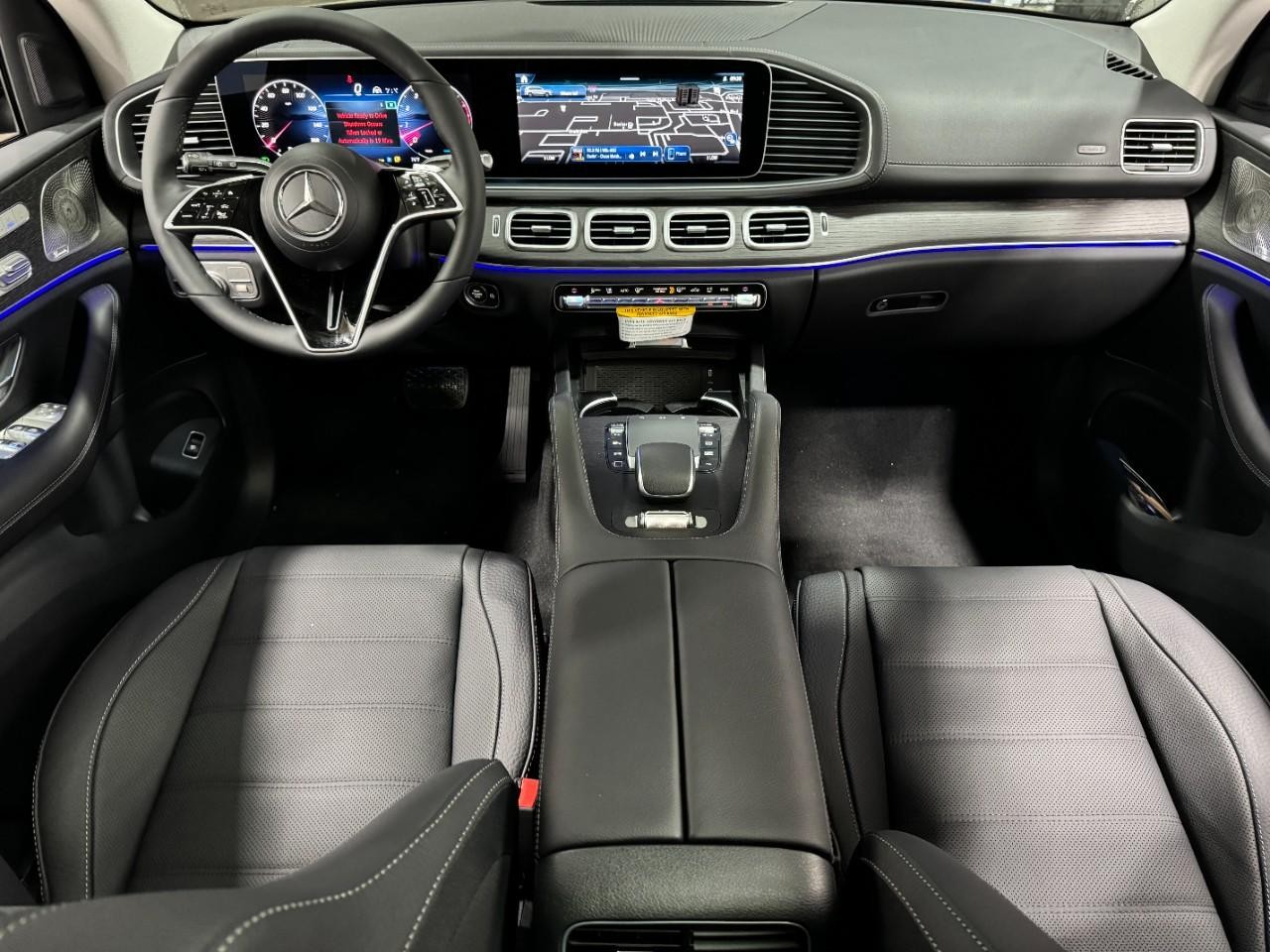 Mercedes-Benz GLS Vehicle Full-screen Gallery Image 15