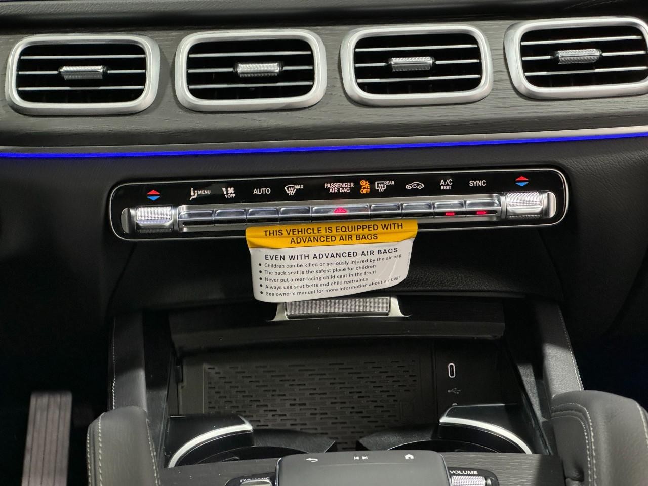 Mercedes-Benz GLS Vehicle Full-screen Gallery Image 18