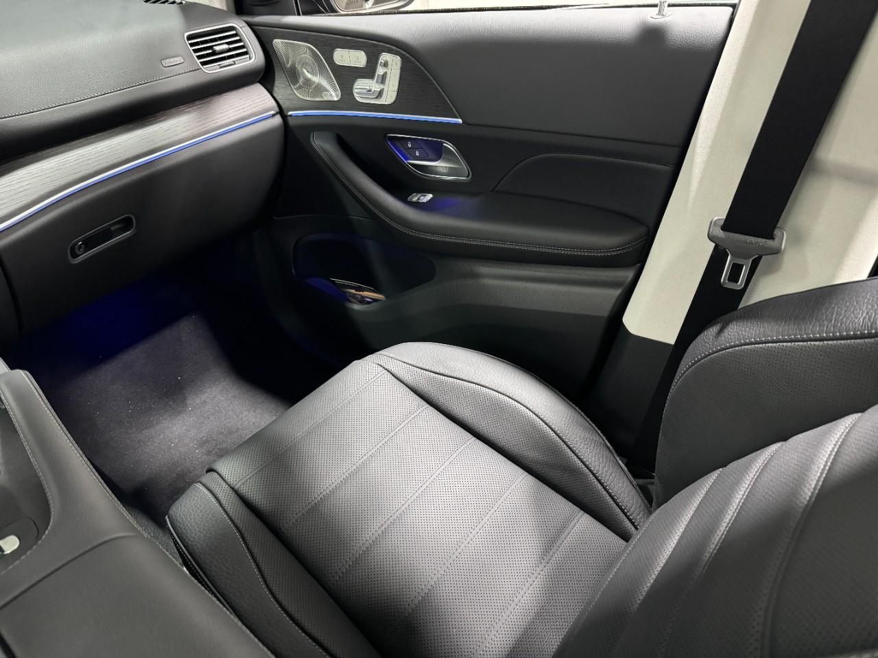 Mercedes-Benz GLS Vehicle Full-screen Gallery Image 20