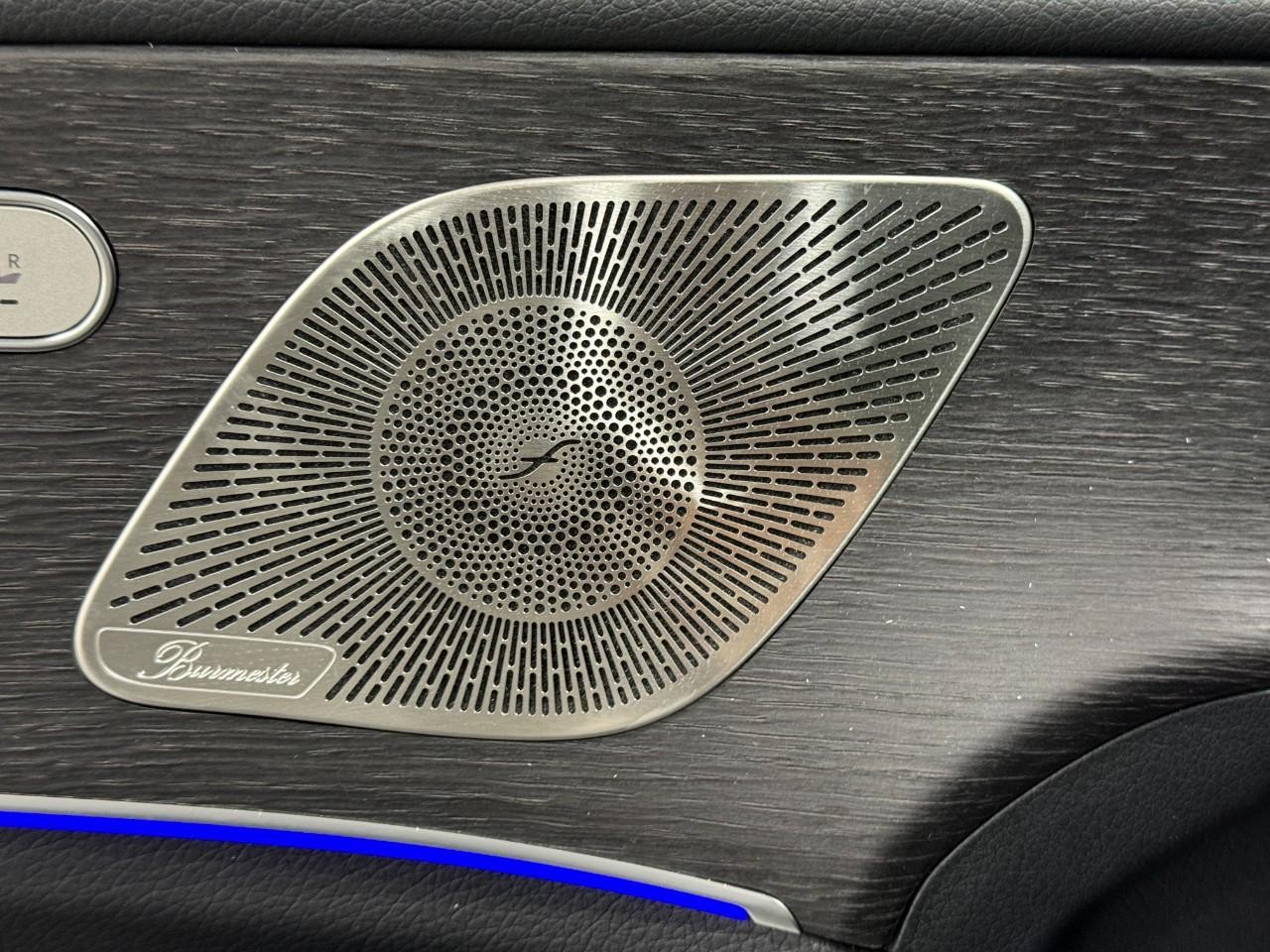 Mercedes-Benz GLS Vehicle Full-screen Gallery Image 26