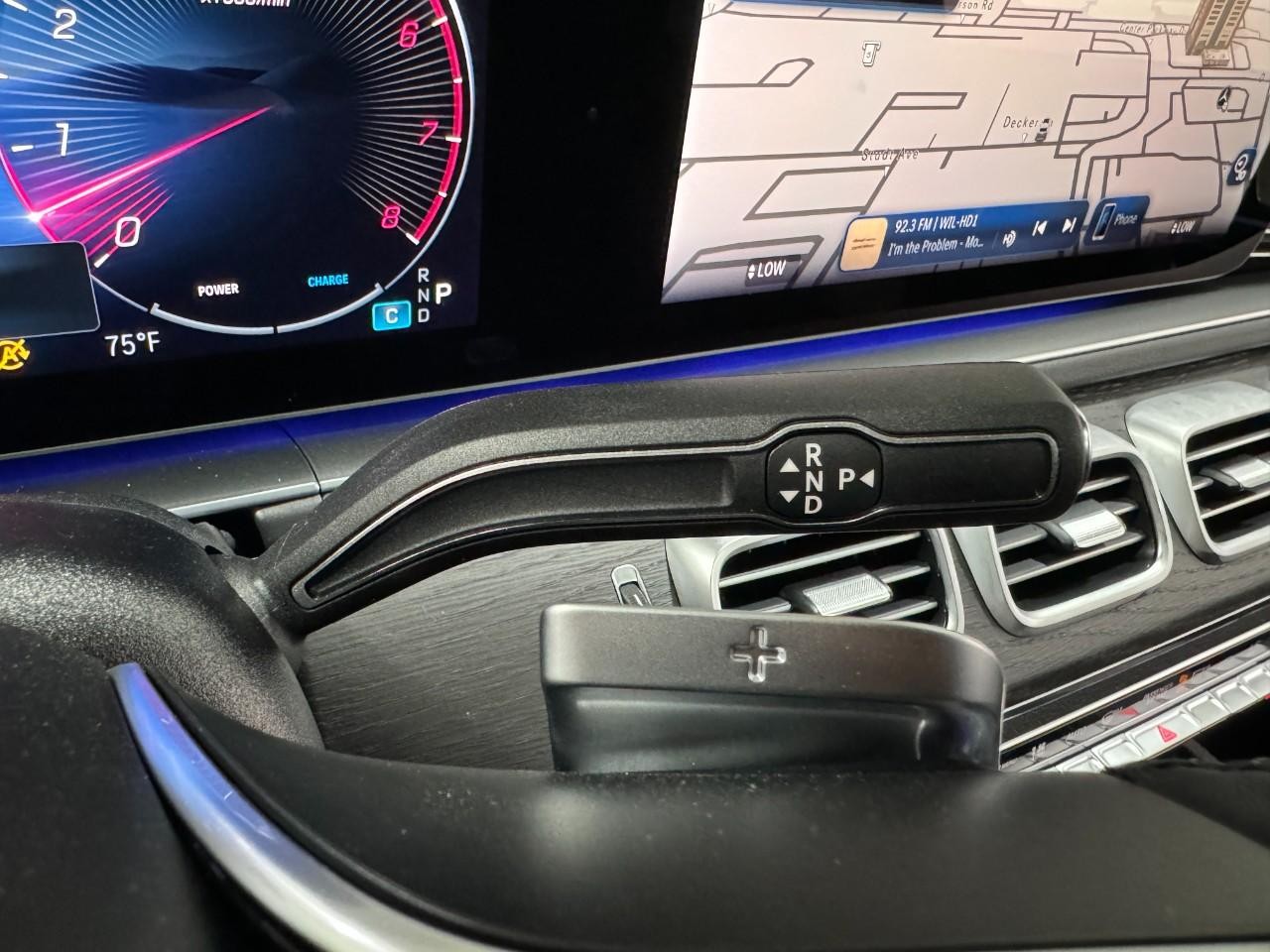 Mercedes-Benz GLS Vehicle Full-screen Gallery Image 37