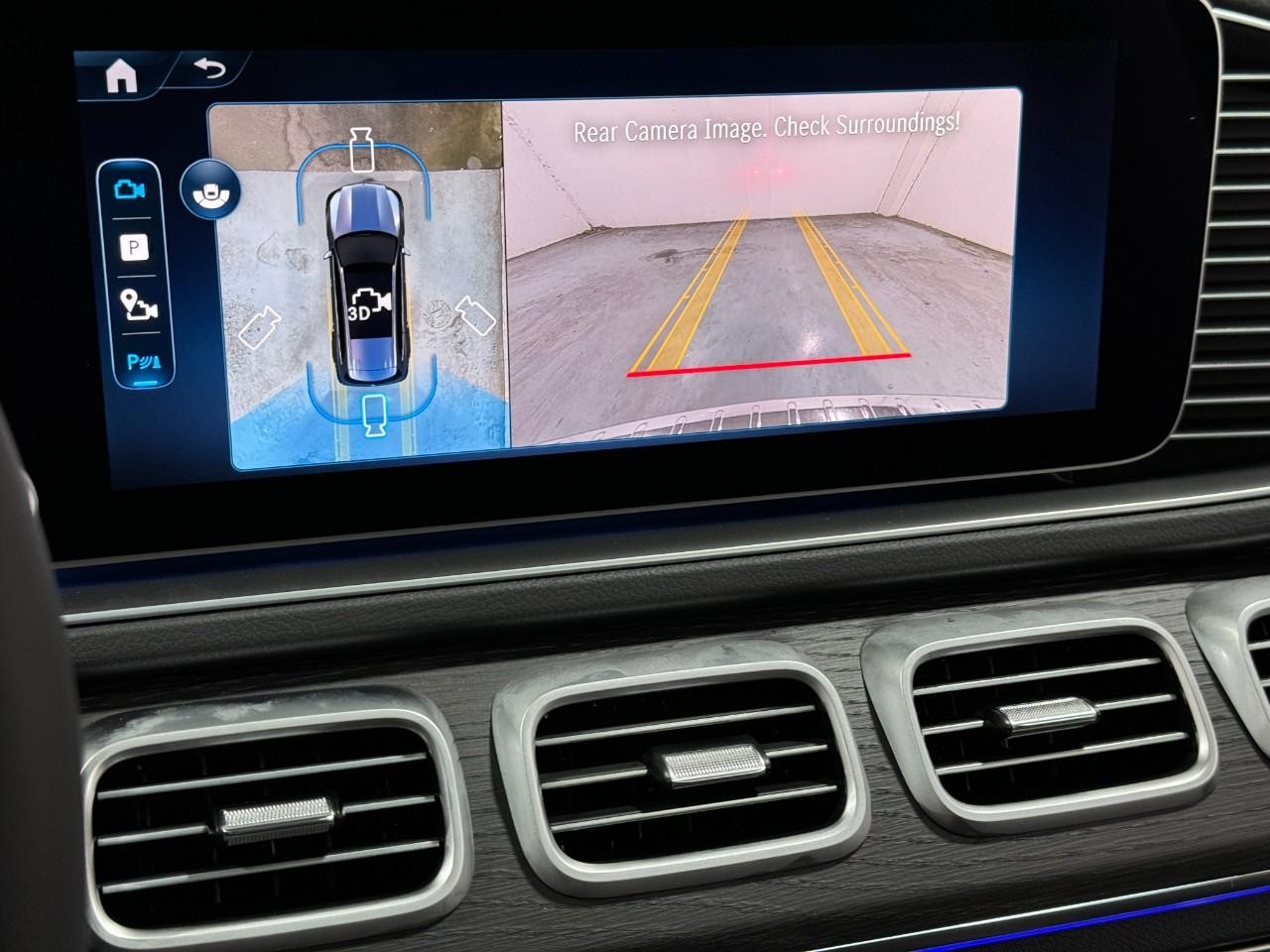 Mercedes-Benz GLS Vehicle Full-screen Gallery Image 38