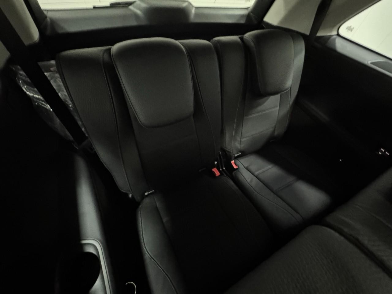 Mercedes-Benz GLS Vehicle Full-screen Gallery Image 11