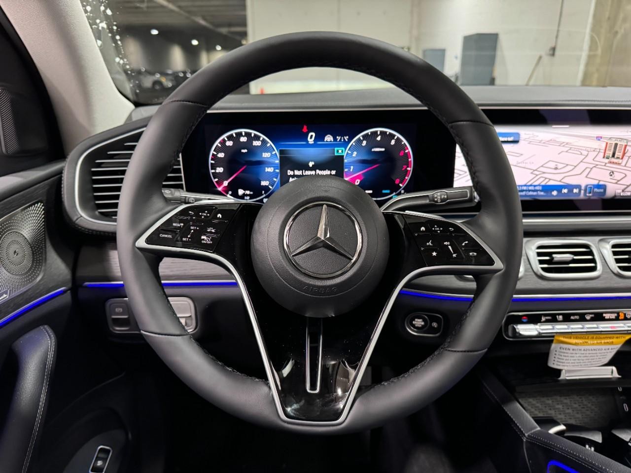 Mercedes-Benz GLS Vehicle Full-screen Gallery Image 16