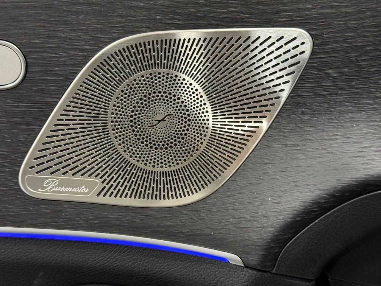 Mercedes-Benz GLS Vehicle Full-screen Gallery Image 26