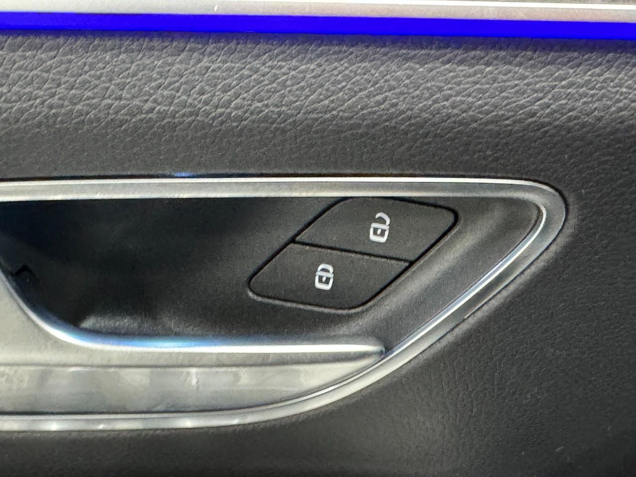 Mercedes-Benz GLS Vehicle Full-screen Gallery Image 28