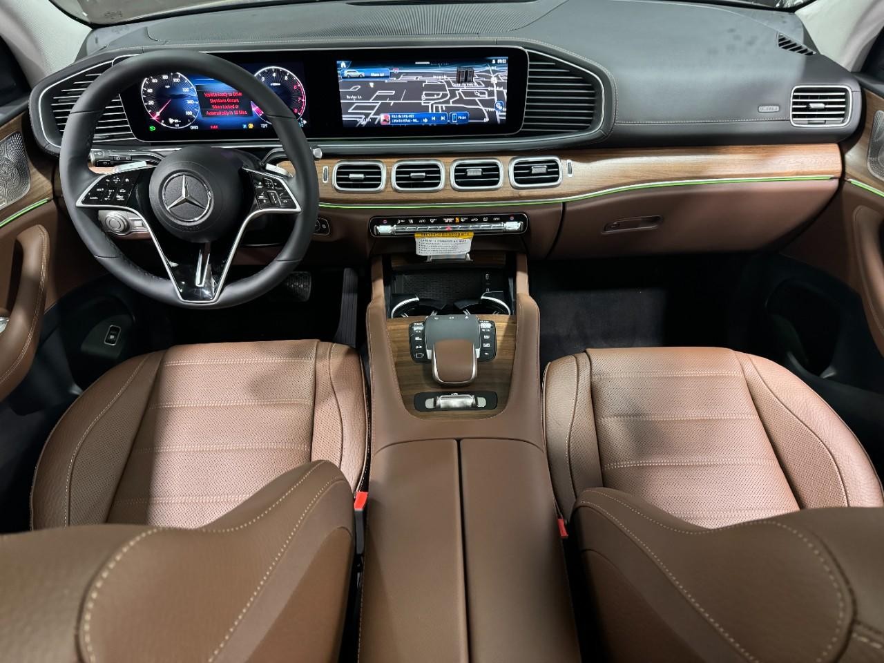 Mercedes-Benz GLS Vehicle Full-screen Gallery Image 15