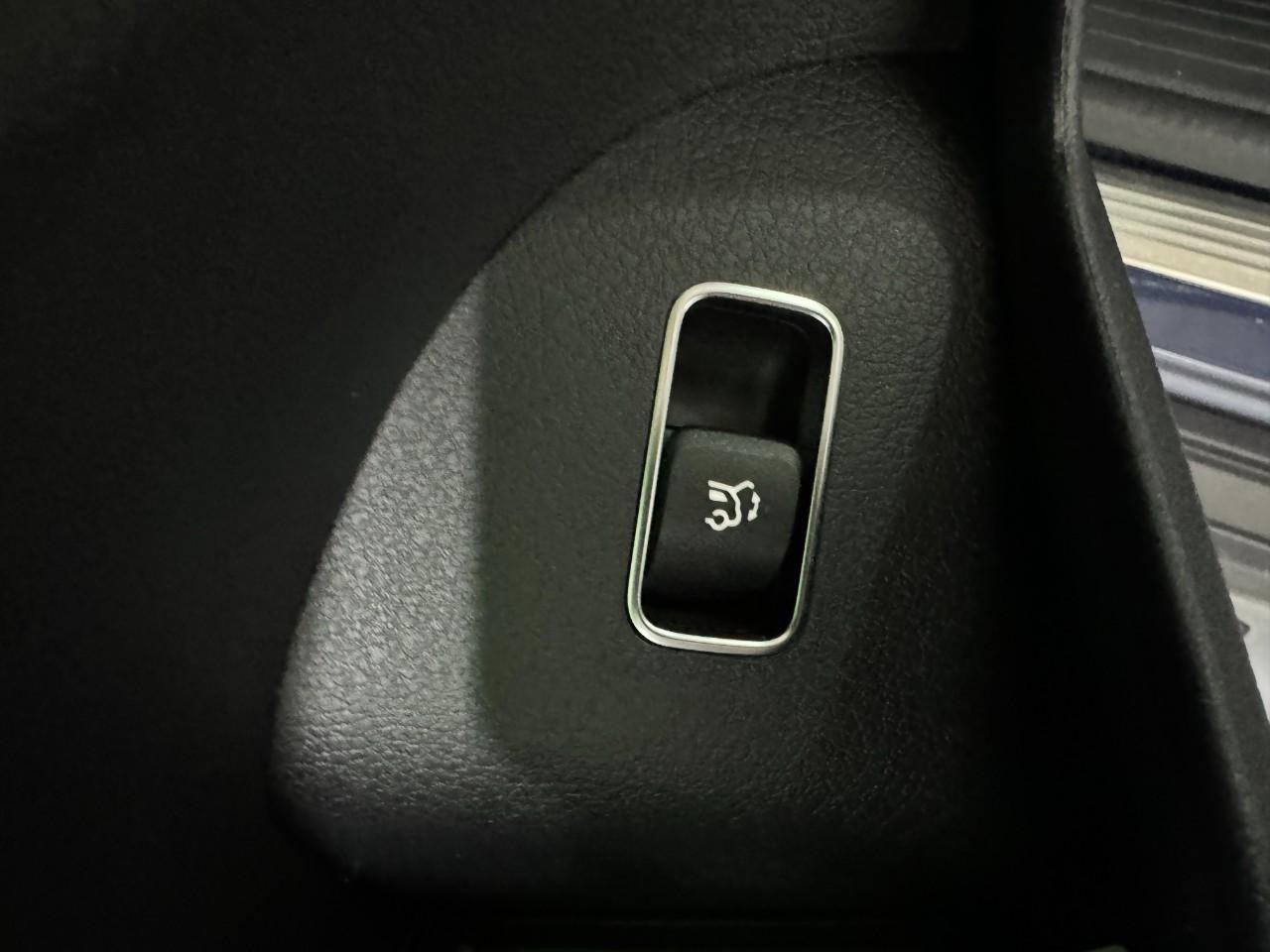 Mercedes-Benz GLS Vehicle Full-screen Gallery Image 30