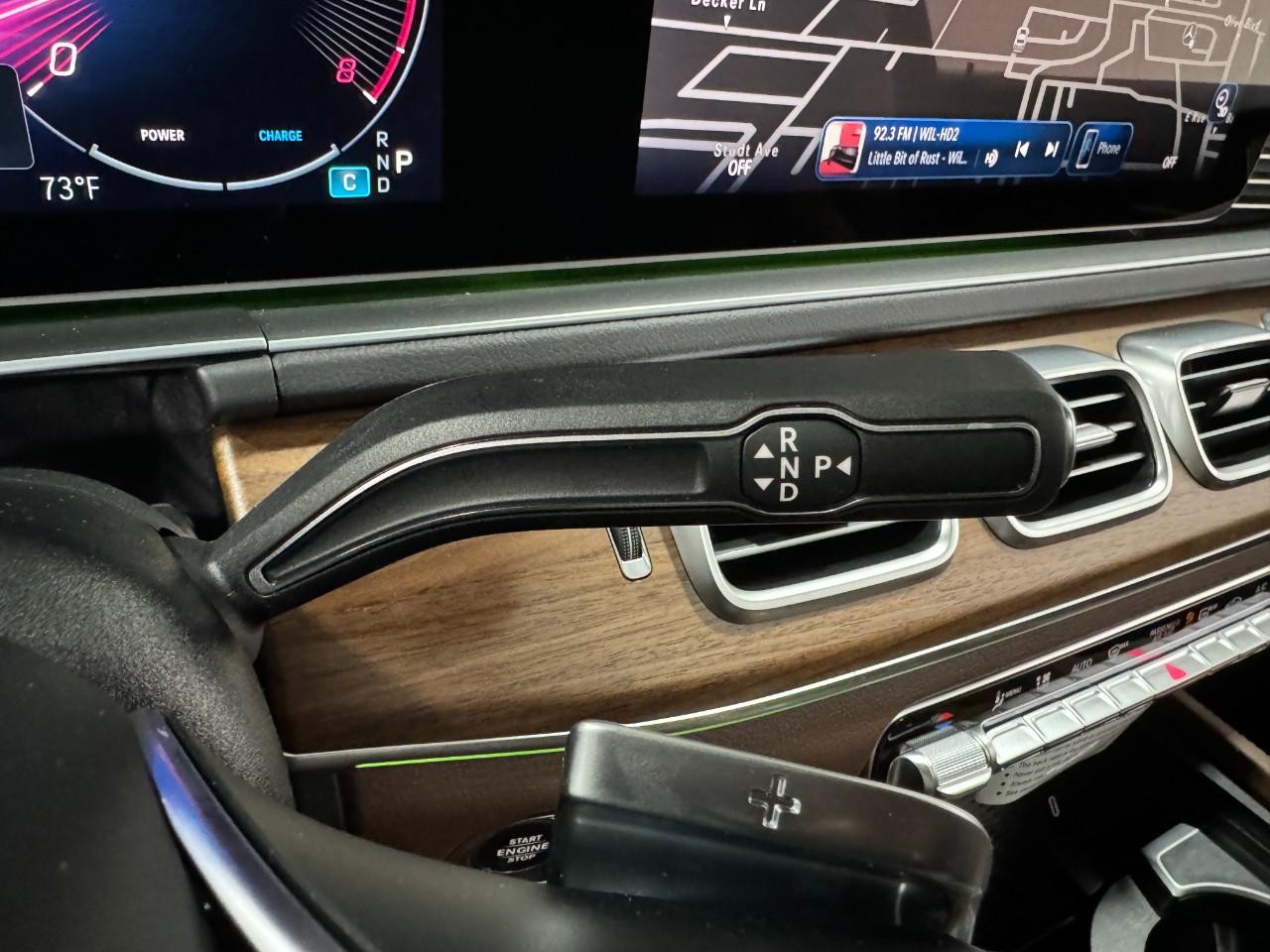 Mercedes-Benz GLS Vehicle Full-screen Gallery Image 37