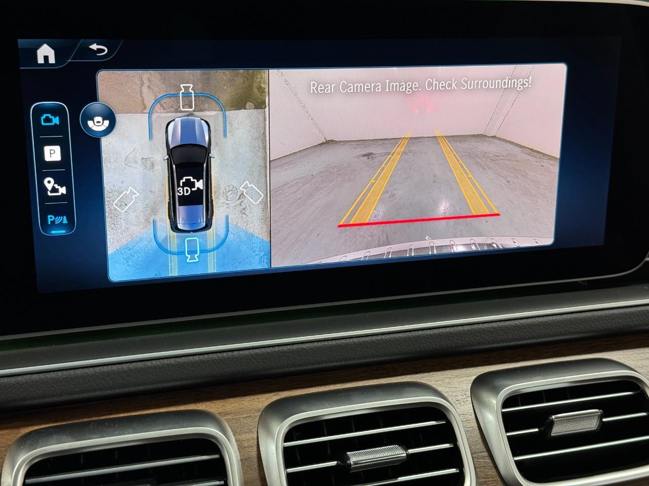 Mercedes-Benz GLS Vehicle Full-screen Gallery Image 38