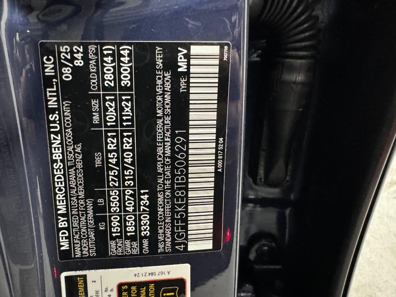 Mercedes-Benz GLS Vehicle Full-screen Gallery Image 39