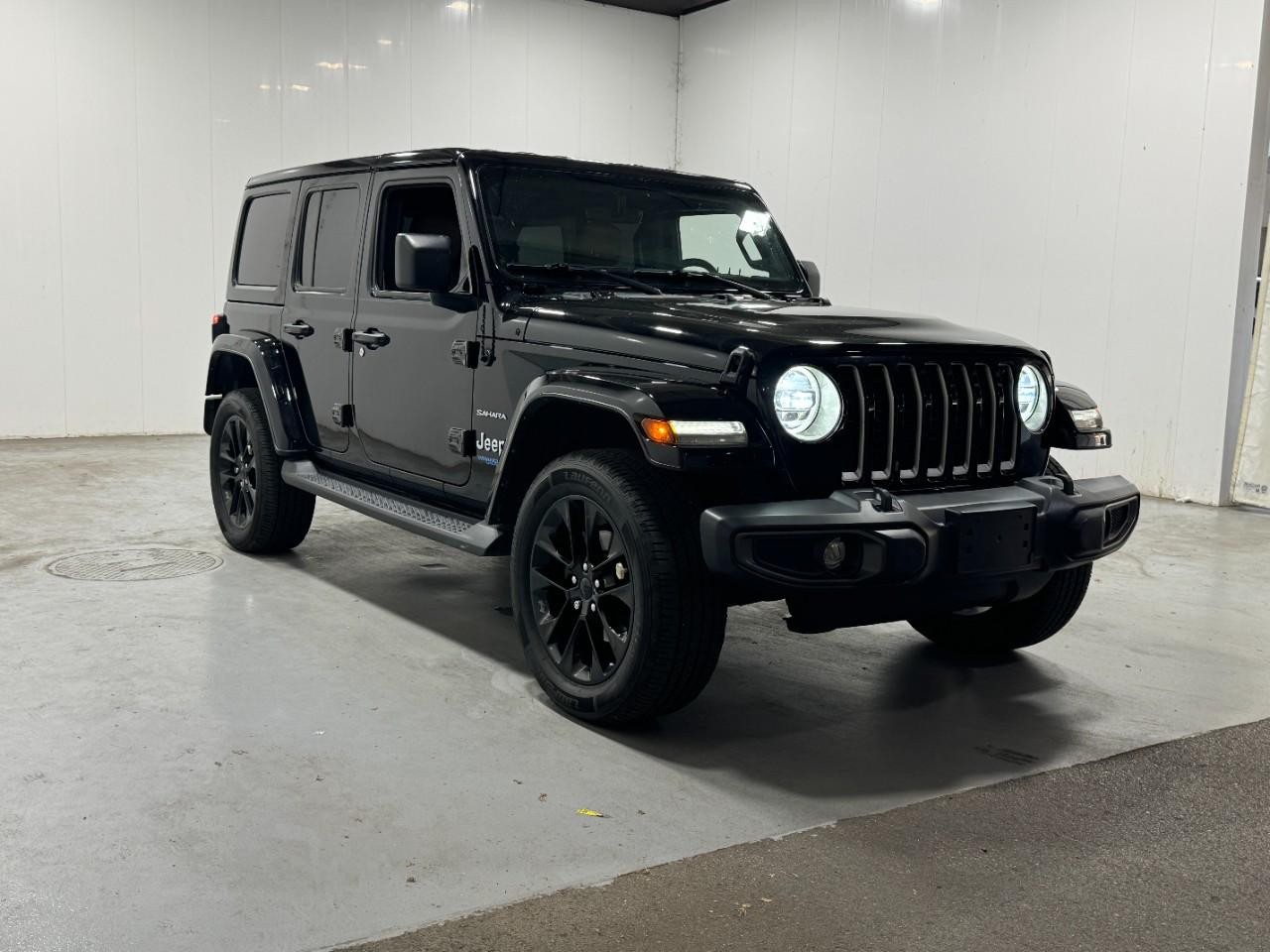 Jeep Wrangler 4xe Vehicle Full-screen Gallery Image 06