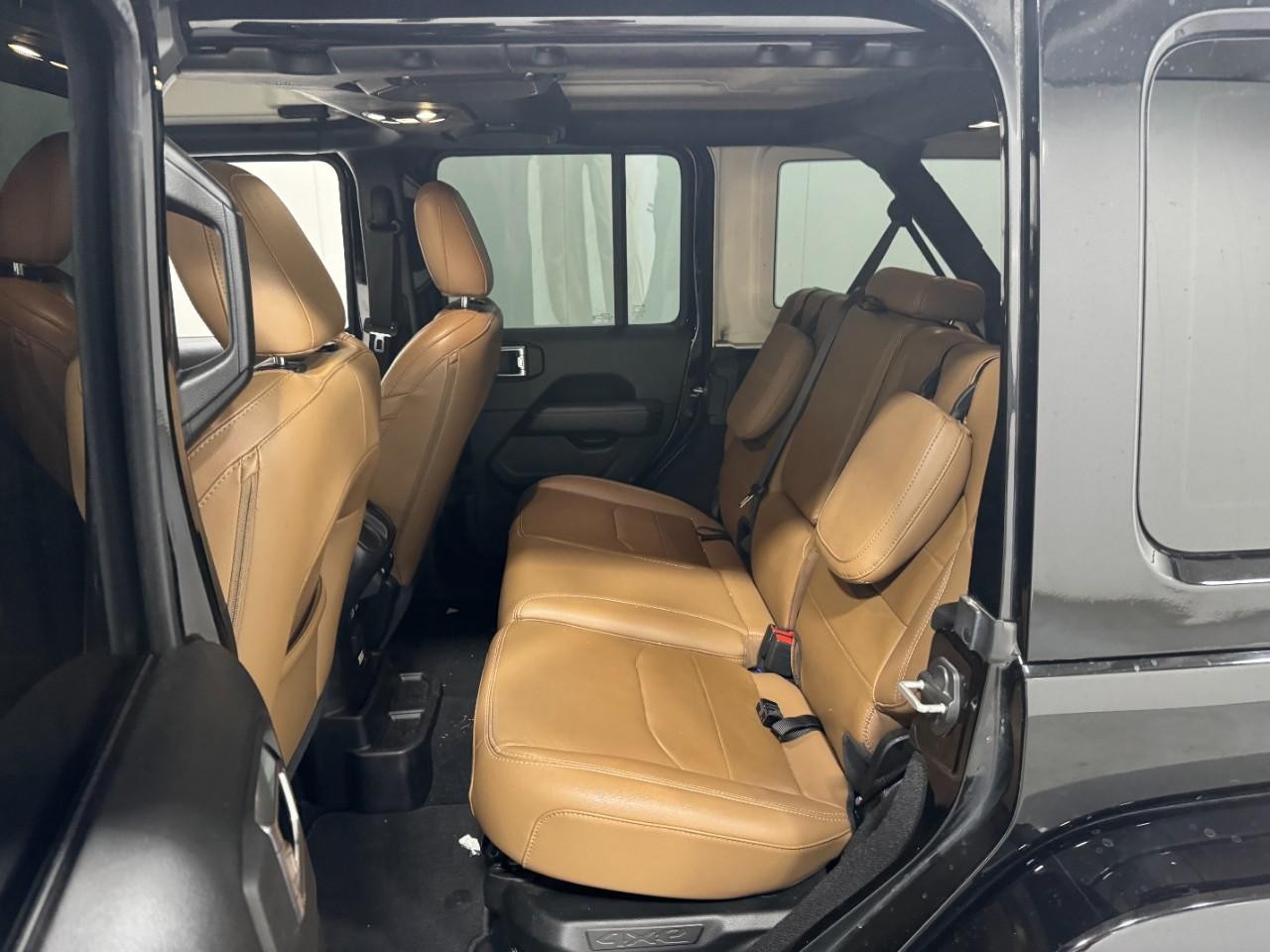 Jeep Wrangler 4xe Vehicle Full-screen Gallery Image 08