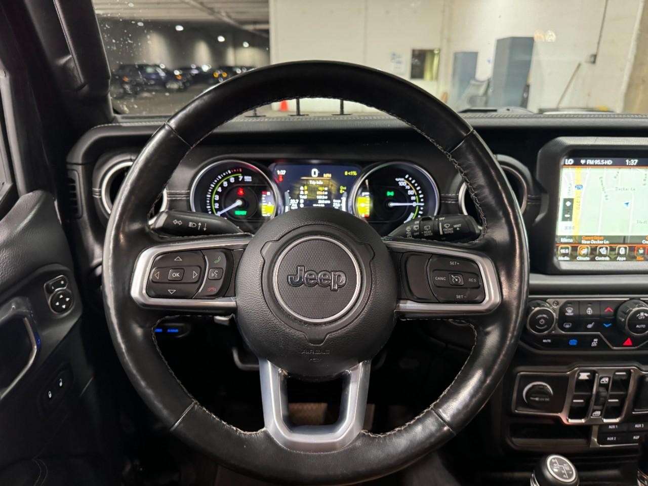 Jeep Wrangler 4xe Vehicle Full-screen Gallery Image 12