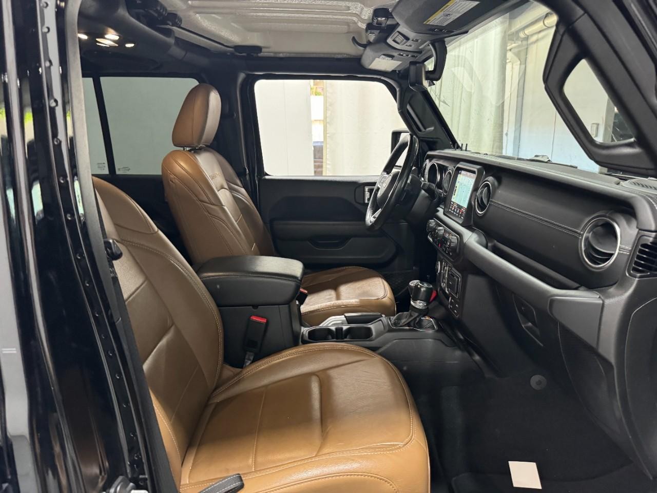 Jeep Wrangler 4xe Vehicle Full-screen Gallery Image 17