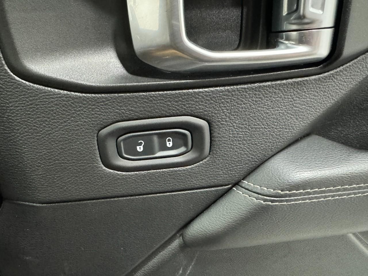 Jeep Wrangler 4xe Vehicle Full-screen Gallery Image 19