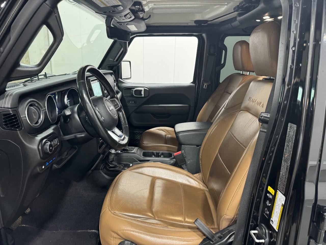 Jeep Wrangler 4xe Vehicle Full-screen Gallery Image 22