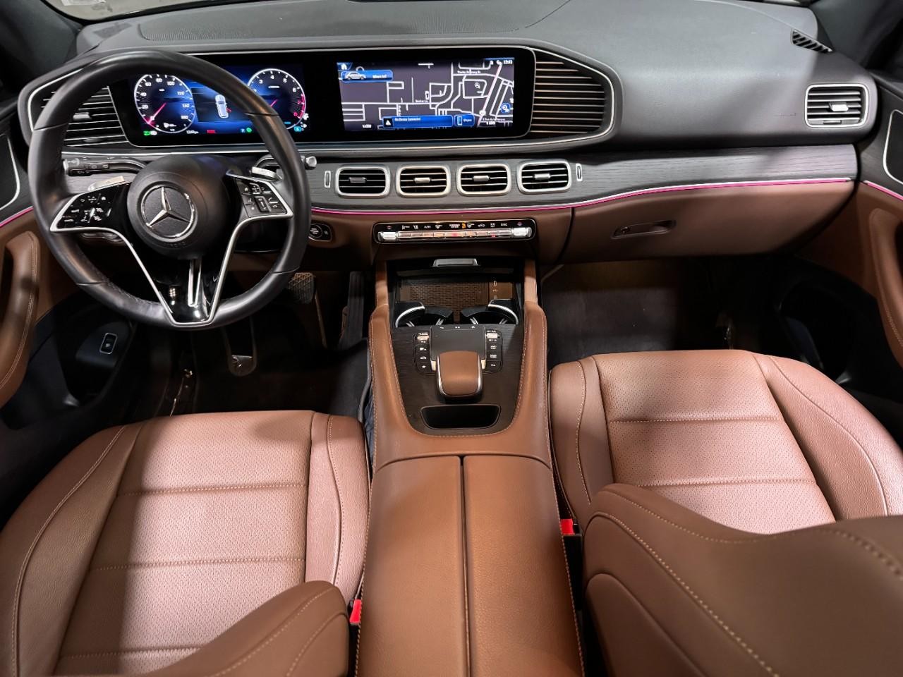 Mercedes-Benz GLE Vehicle Full-screen Gallery Image 14