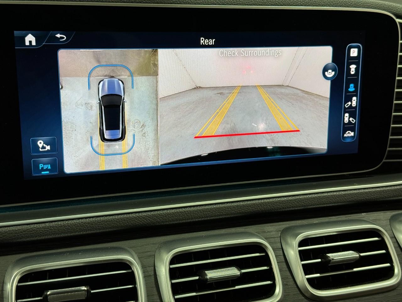 Mercedes-Benz GLE Vehicle Full-screen Gallery Image 38